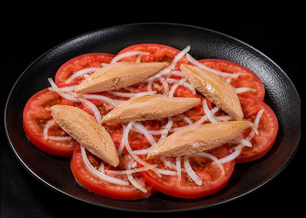 Ensalada de tomate con ventresca